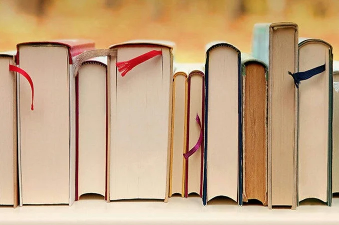 راهنمای کامل انتخاب قالب و اندازه کتاب مناسب | چاپ آبان